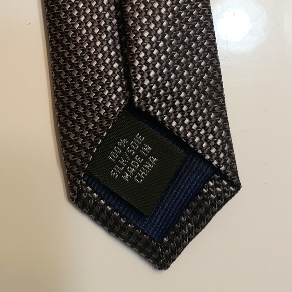 Michael Kors silk Necktie - Picture 5 of 10